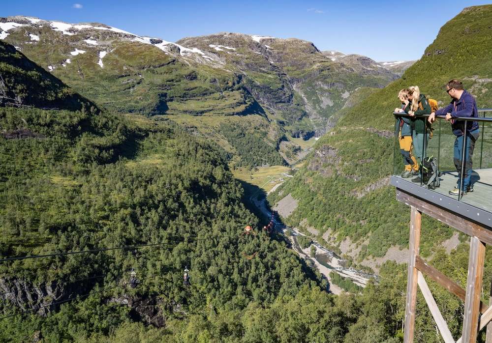Utsikt fra havna i Flåm